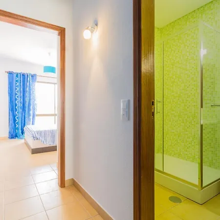 ★ Sea View ★ 1 Minute To Oldtown And ★ Semesterbostad