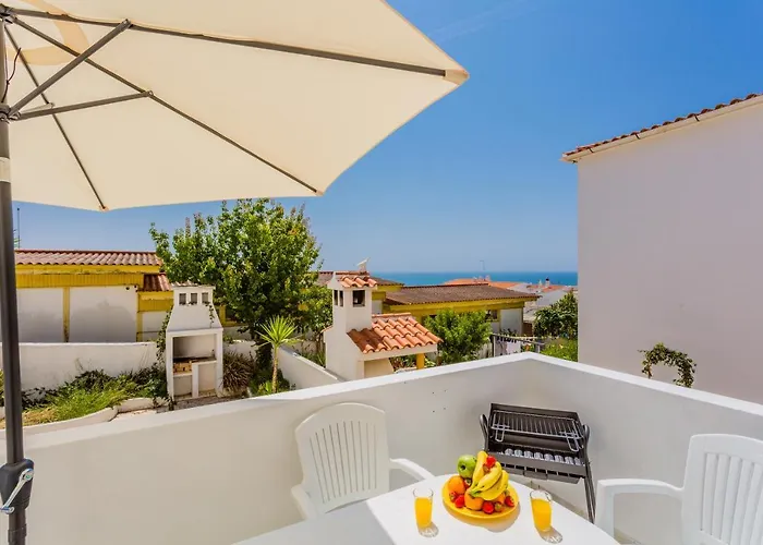 ★ Sea View ★ 1 Minute To Oldtown And ★ Casa vacanze Albufeira