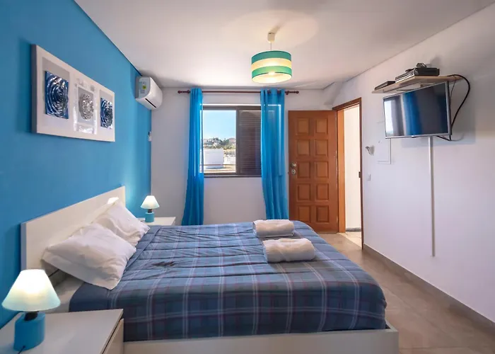 ★ Sea View ★ 1 Minute To Oldtown And ★ Albufeira