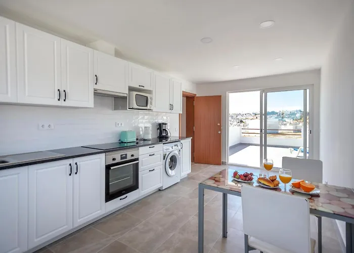 ★ Sea View ★ 1 Minute To Oldtown And ★ Casa vacanze Albufeira