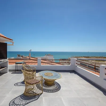 ★ Sea View ★ 1 Minute To Oldtown And ★ Сasa de vacaciones *