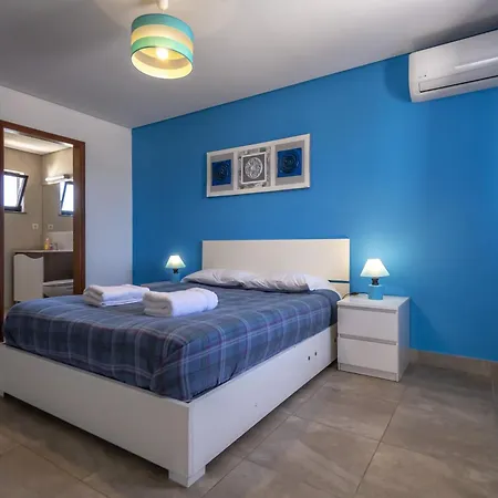 ★ Sea View ★ 1 Minute To Oldtown And ★ בית נופש *